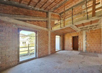 20251007_121551(1).jpg - Porzione di casa Via Turì 67, Sarzana - foto 1