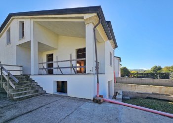 20251007_121640.jpg - Porzione di casa Via Turì 67, Sarzana - foto 13