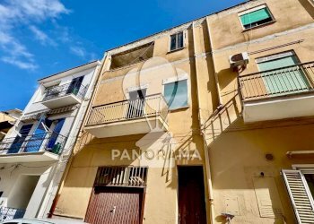 Appartamento Via Principe Amedeo, Balestrate - foto 1