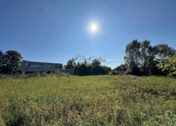 Foto 2 - Terreno edificabile Via dei Pini, Vertemate con Minoprio - foto 2