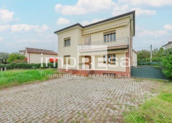 Foto 1 - Casa indipendente VIA MONTE GRAPPA
 
16, Godega di Sant'Urbano - foto 1