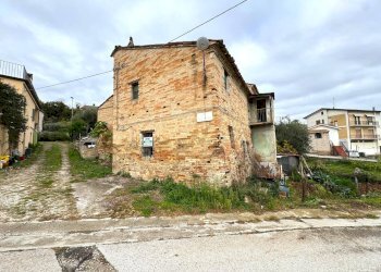 Foto 2 - Rustico via Carlo Crivelli
 
17, Monterubbiano - foto 2