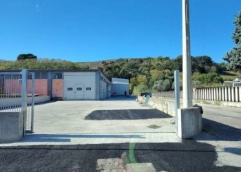 Foto 1 - Capannone Silvi - foto 1