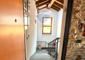 Hall / corridoio - Trilocale G. Garibaldi
 
30, Cunardo - foto 4