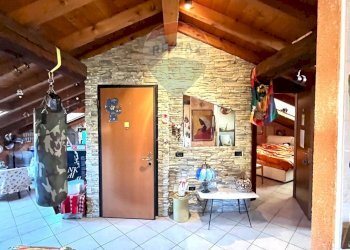 Sala da pranzo - Trilocale G. Garibaldi
 
30, Cunardo - foto 5