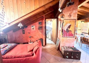 Camera / camera da letto - Trilocale G. Garibaldi
 
30, Cunardo - foto 12