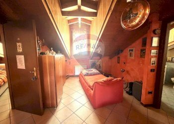 Camera / camera da letto - Trilocale G. Garibaldi
 
30, Cunardo - foto 13