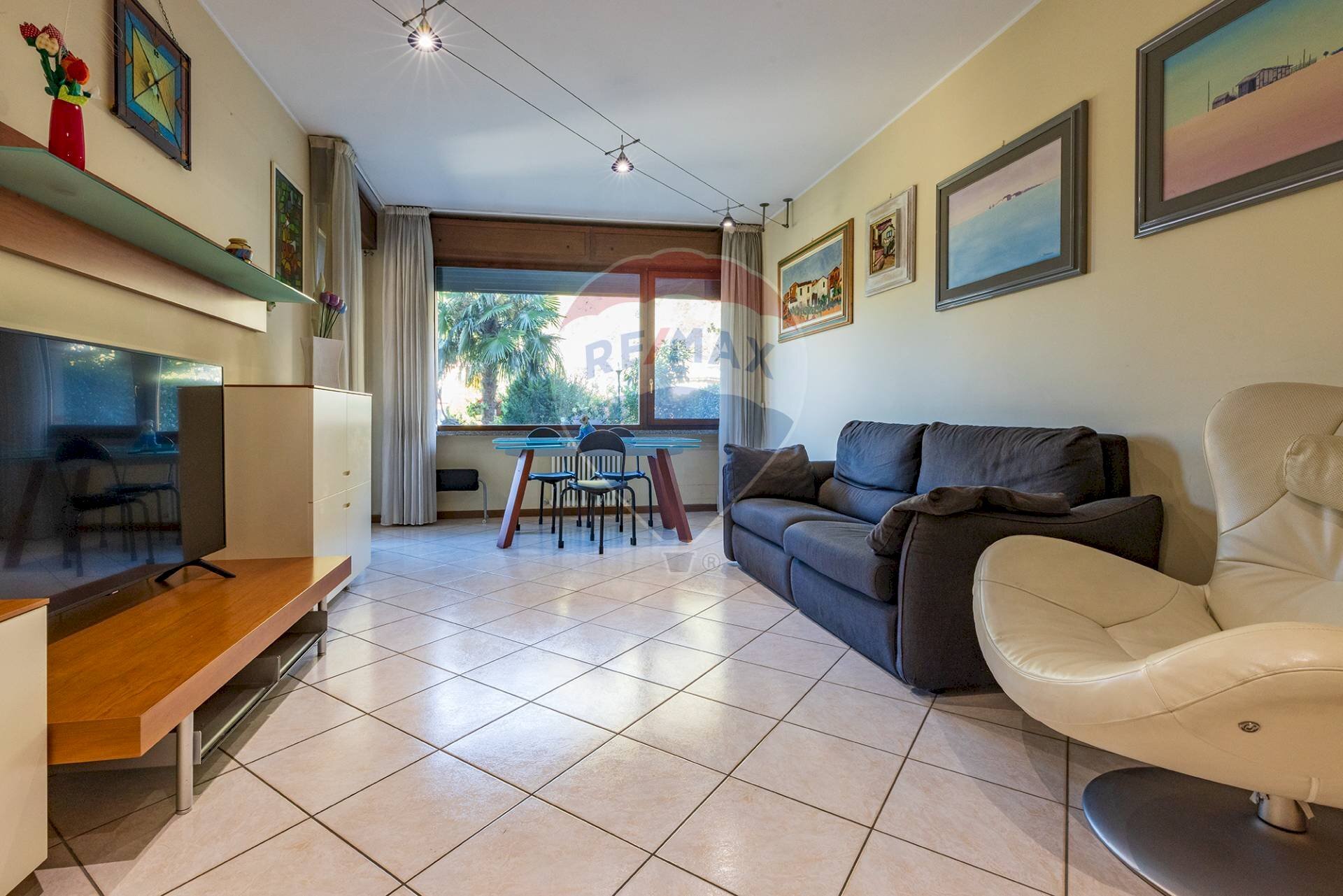 Sala da pranzo - Trilocale Via Fabio Filzi
 
1, Laveno-Mombello - foto 3