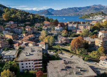 Vista delle montagne - Trilocale Via Fabio Filzi
 
1, Laveno-Mombello - foto 2