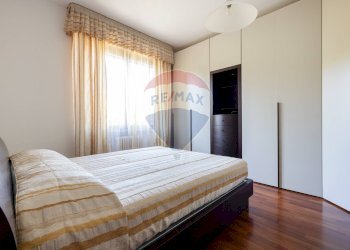 Camera / camera da letto - Trilocale Via Fabio Filzi
 
1, Laveno-Mombello - foto 16