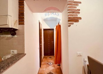 Hall / corridoio - Trilocale Via Cadorna
 
4, Germignaga - foto 5