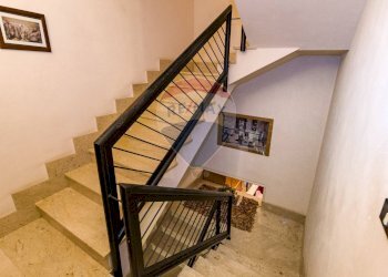 Scale - Casa indipendente via Scarlatti
 
27, Gibellina - foto 15