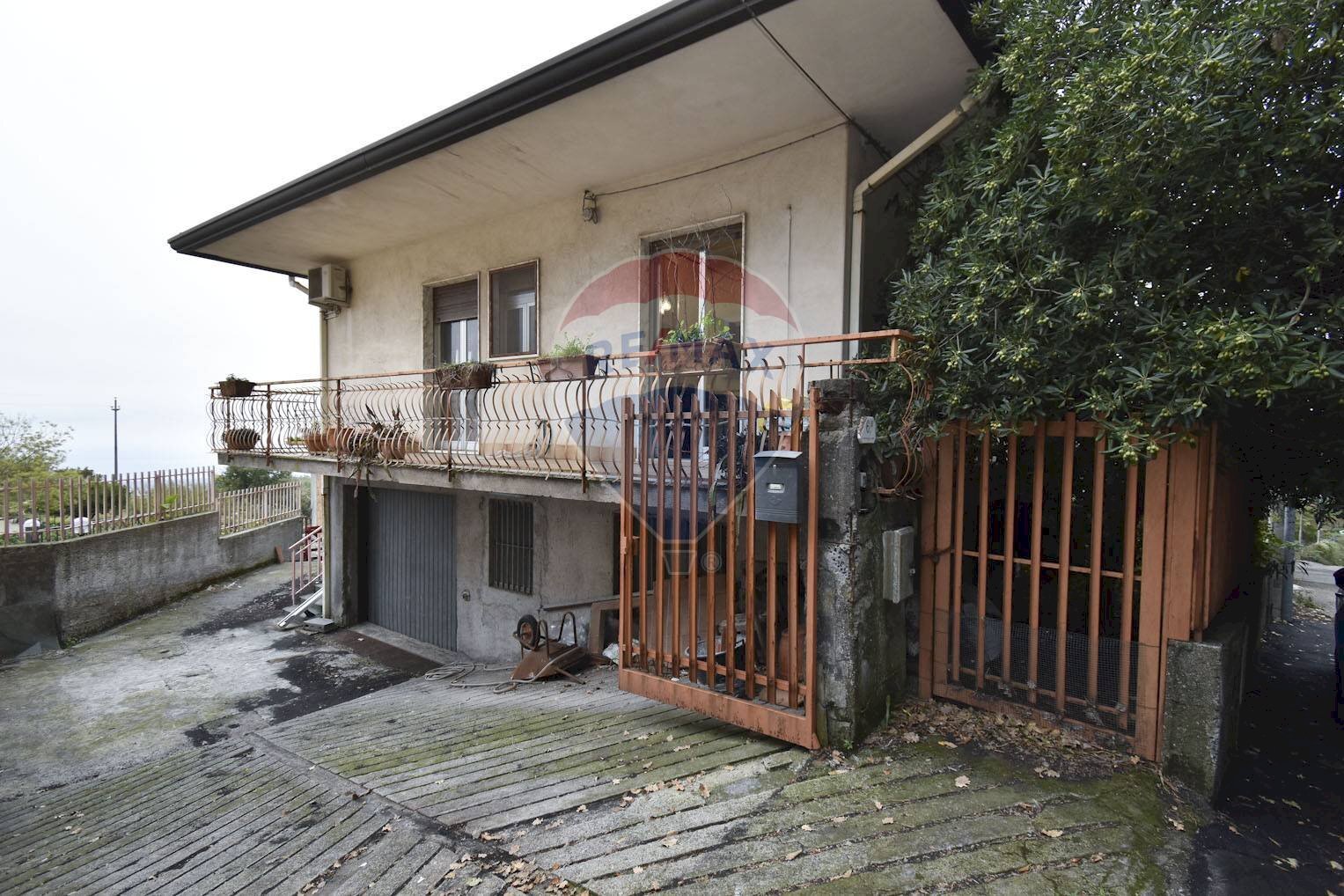 Casa all\'aperto - Villa Via Miscarello Salice
 
6 d, Zafferana Etnea - foto 1