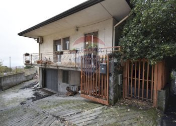 Casa all\'aperto - Villa Via Miscarello Salice
 
6 d, Zafferana Etnea - foto 1