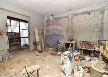 Dispensa di stoccaggio - Villa Via Miscarello Salice
 
6 d, Zafferana Etnea - foto 23