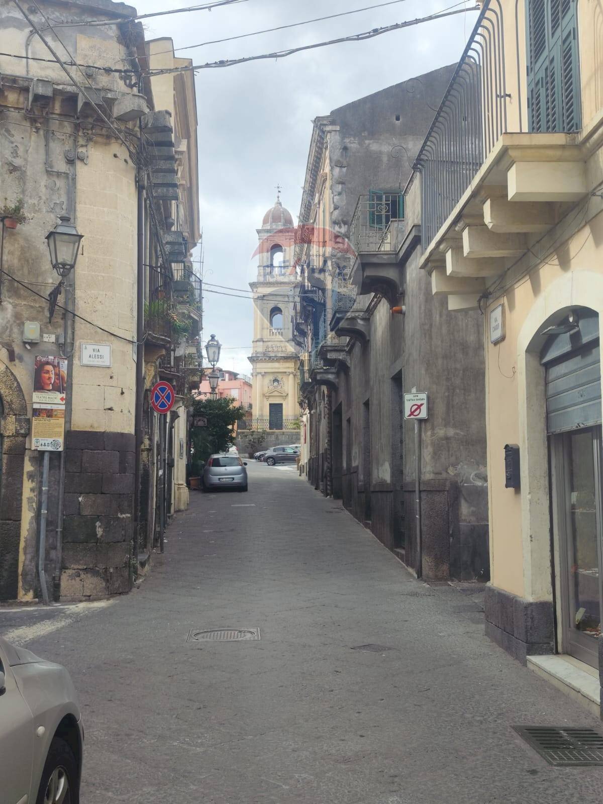 Edificio all\'aperto - Commercial Premises Via Cavour
 
47, Acireale - photo 1