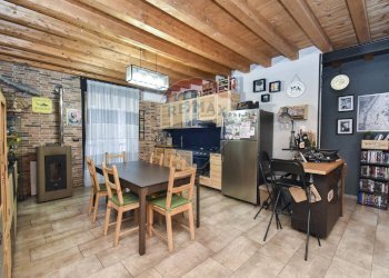 Sala da pranzo - Casa indipendente Vicolo Panebianco
 
22, Paterno - foto 5