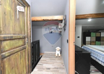 Hall / corridoio - Casa indipendente Vicolo Panebianco
 
22, Paterno - foto 15