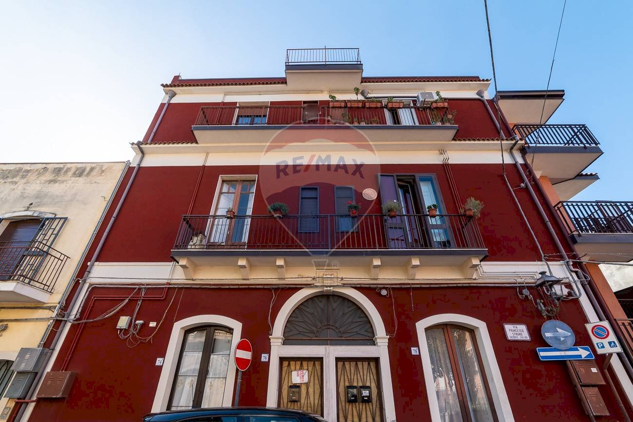 Edificio all\'aperto - Quadrilocale Via Francesco Strano
 
76, Aci Catena - foto 1