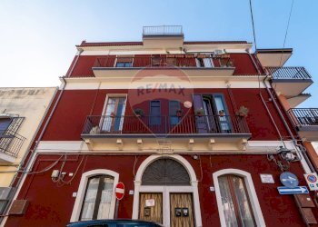 Edificio all\'aperto - Quadrilocale Via Francesco Strano
 
76, Aci Catena - foto 1