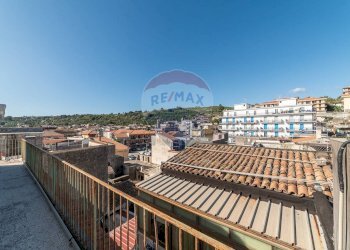 Balcone - Quadrilocale Via Francesco Strano
 
76, Aci Catena - foto 32