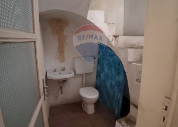 Bagno - Locale Commerciale via vittorio emanuele
 
310, Biancavilla - foto 7