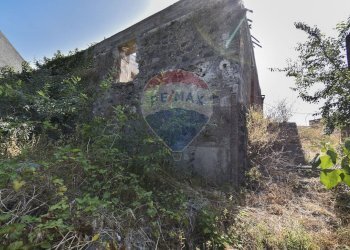 Vista delle montagne - Terreno agricolo Via Chiuse
 
23, Acireale - foto 12