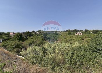Vista delle montagne - Terreno agricolo Via Chiuse
 
23, Acireale - foto 3