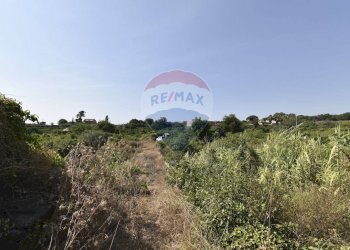 Vista delle montagne - Terreno agricolo Via Chiuse
 
23, Acireale - foto 4
