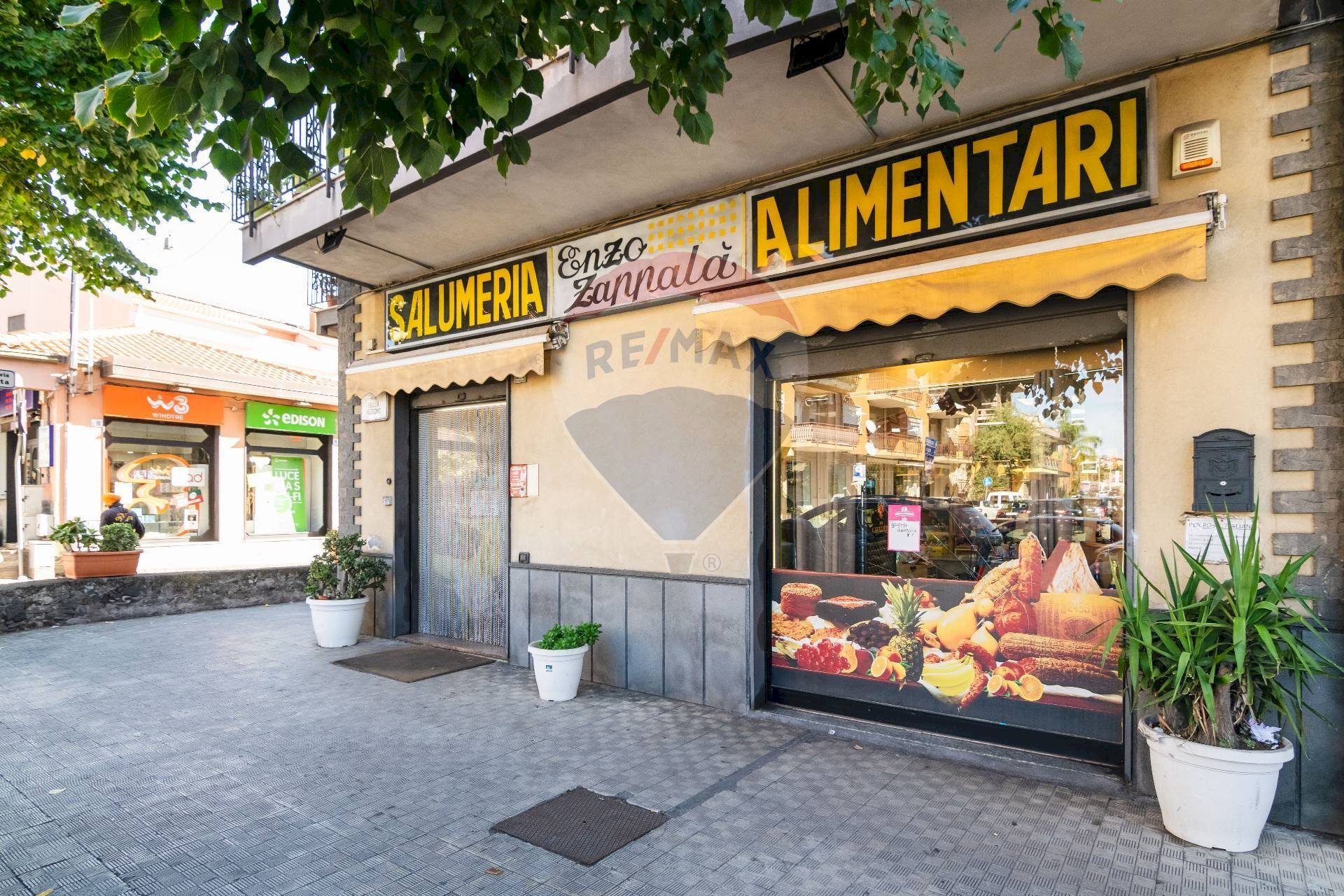 Casa all\'aperto - Attività Commerciale Via della Regione
 
130, San Giovanni la Punta - foto 1