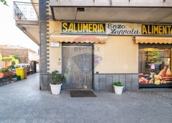 Edificio all\'aperto - Attività Commerciale Via della Regione
 
130, San Giovanni la Punta - foto 17