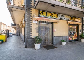 Edificio all\'aperto - Attività Commerciale Via della Regione
 
130, San Giovanni la Punta - foto 3