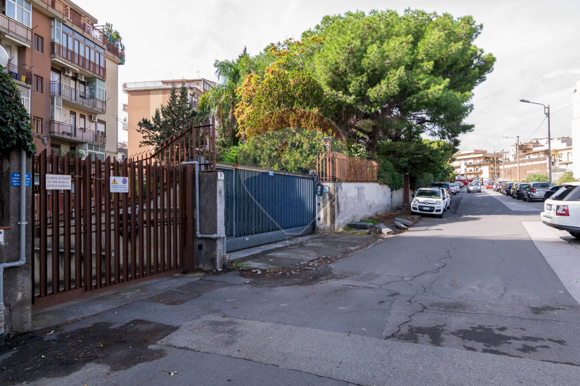 Edificio all\'aperto - Box Via Francesco Zangri'
 
26, Catania - foto 1