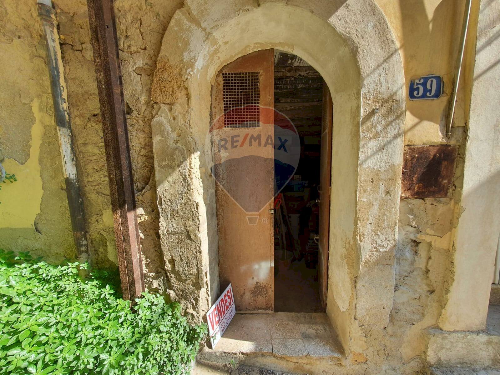 Cantina - Casa indipendente Via Alba
 
57/59, Caltagirone - foto 2