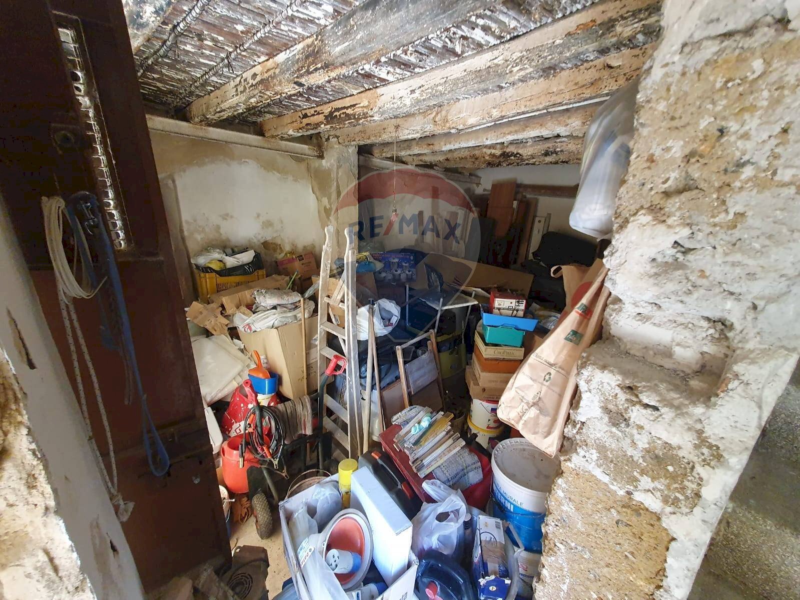 Dispensa di stoccaggio - Casa indipendente Via Alba
 
57/59, Caltagirone - foto 3