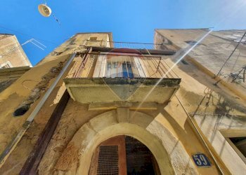 Edificio all\'aperto - Casa indipendente Via Alba
 
57/59, Caltagirone - foto 1