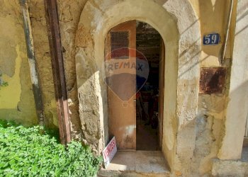 Cantina - Casa indipendente Via Alba
 
57/59, Caltagirone - foto 2