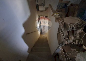 Scale - Casa indipendente Via Alba
 
57/59, Caltagirone - foto 9