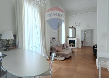 Sala da pranzo - Quadrilocale Viale Della Liberta'
 
203, Catania - foto 3