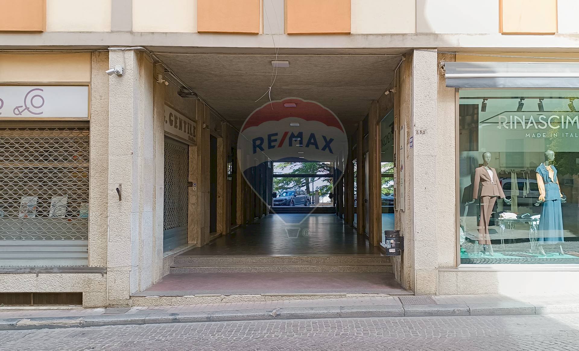 Edificio all\'aperto - Locale Commerciale Via Roma
 
351, Enna - foto 2