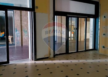 Ricezione / Lobby - Locale Commerciale Via Roma
 
351, Enna - foto 4