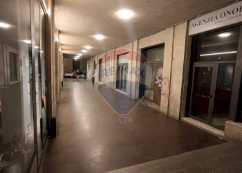 Ricezione / Lobby - Locale Commerciale Via Roma
 
351, Enna - foto 10