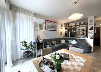 Sala da pranzo - Trilocale Via Mattei
 
64, Arese - foto 4