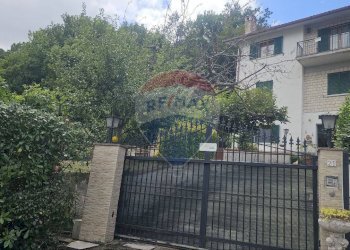 Edificio all\'aperto - Casa semi indipendente Morcone - foto 2