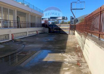 Edificio all\'aperto - Office Formia - photo 4