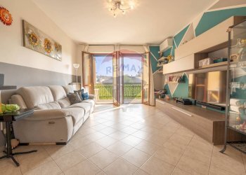 Soggiorno - Three-room apartment VIA VIMERCATE
 
10, Ornago - photo 1