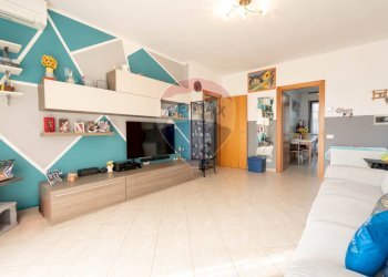 Soggiorno - Three-room apartment VIA VIMERCATE
 
10, Ornago - photo 4