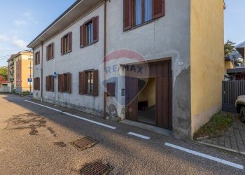 Facciata esterna ingresso - Casa indipendente Via G. Crosti
 
4, Cairate - foto 3