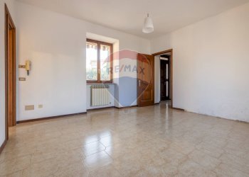 Piano Terra - Soggiorno - Casa indipendente Via G. Crosti
 
4, Cairate - foto 12