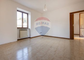 Piano Terra - Soggiorno - Casa indipendente Via G. Crosti
 
4, Cairate - foto 13